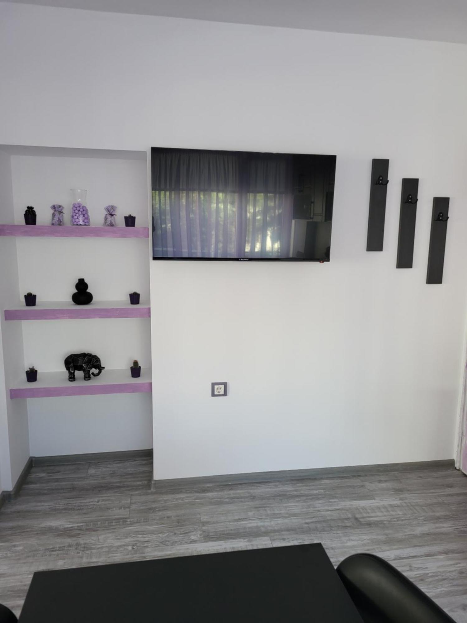 Purple Studios Veliko Tarnovo Bilik gambar