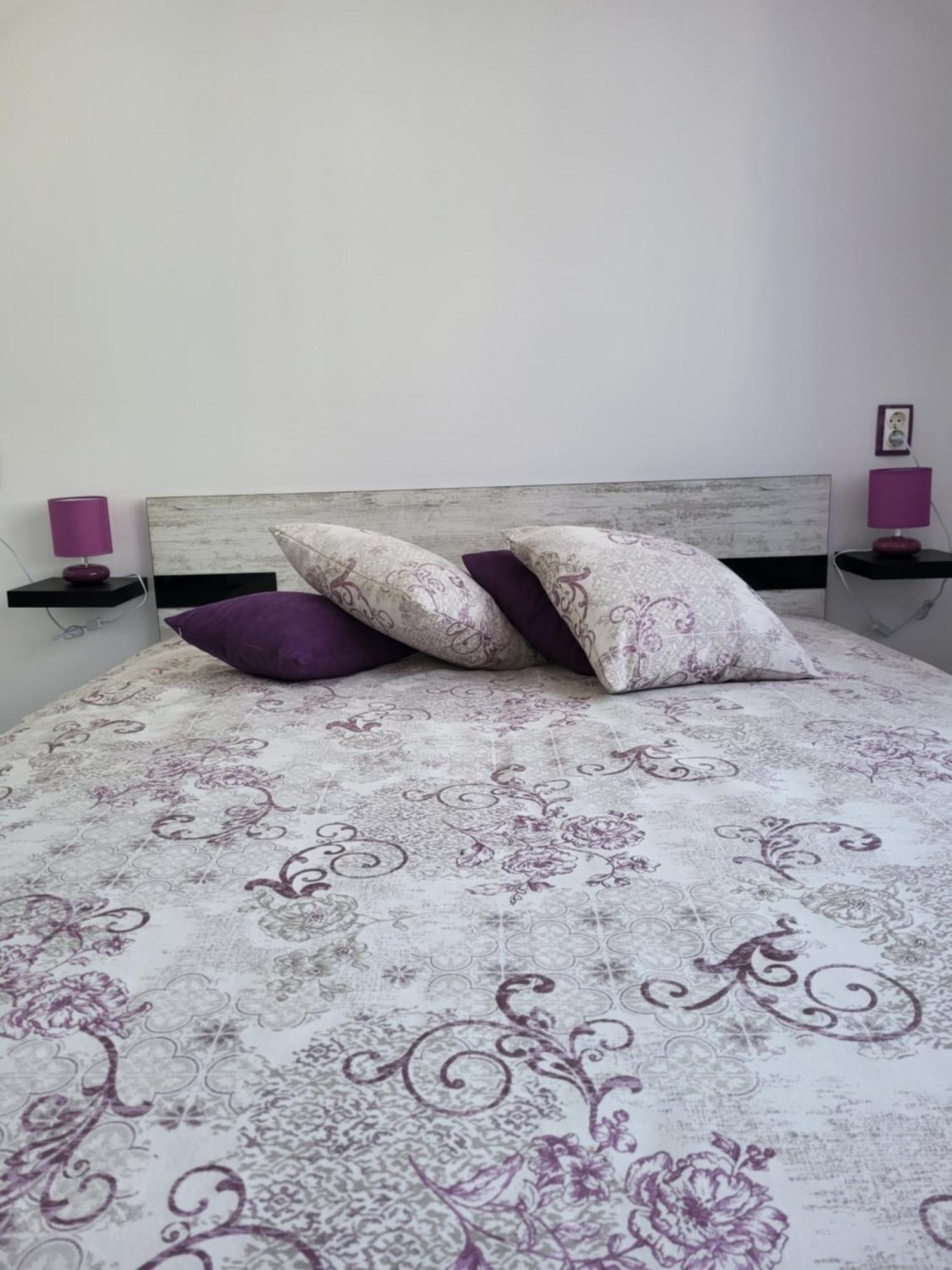 Purple Studios Veliko Tarnovo Bilik gambar